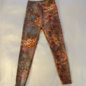 Beyond Yoga Medium Leggings